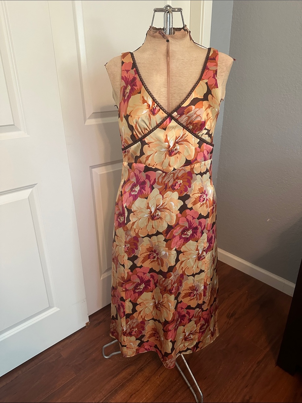 Floral Sleeveless V-Neck Midi Dress in Yellow & Pink
